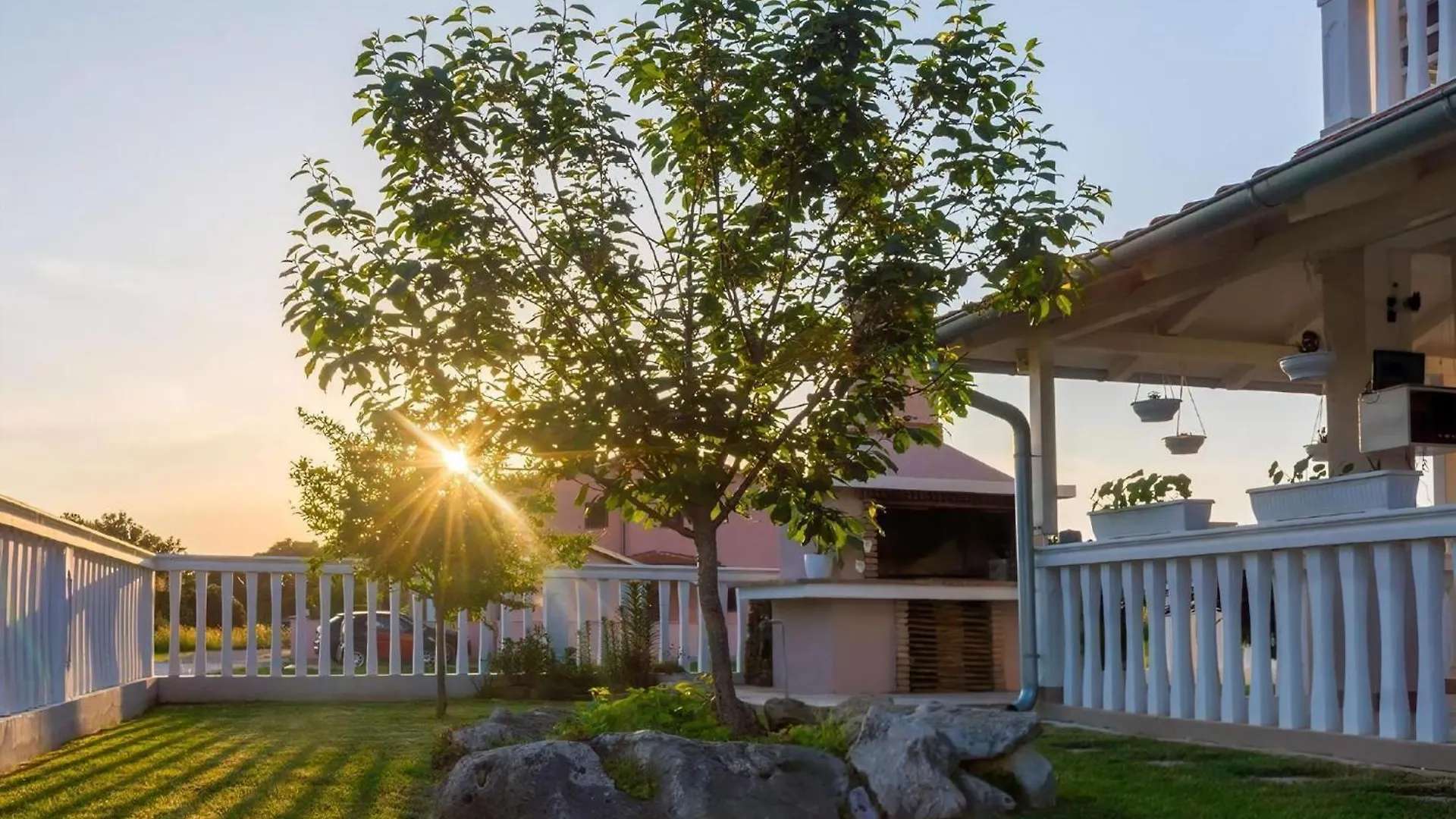 Apartment Ferienwohnung Mit Jacuzzi In Villa Mit Parkplatz Ližnjan Kroatien
